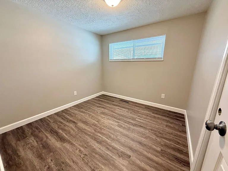 309 Lesher Dr — Photo 13