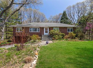 1560 Old Orchard St, West Harrison, NY 10604