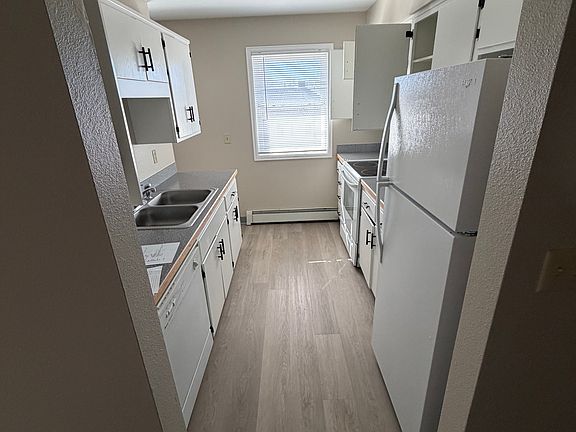 3rd image of 515 Bradley St #1