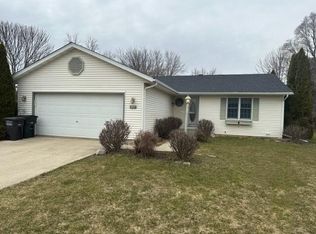 214 High View Ln, Oconomowoc, WI 53066