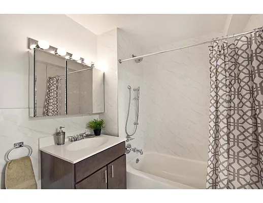 Rented by R New York | media 4