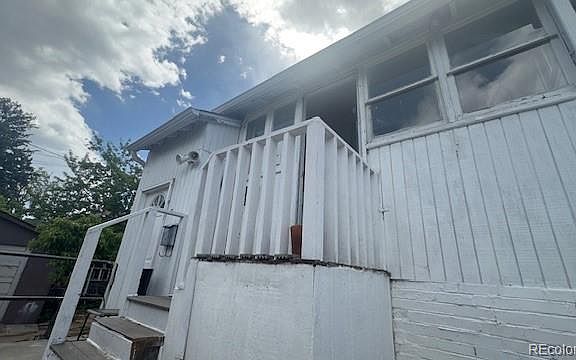4th image of 1372 Cook Street #1
