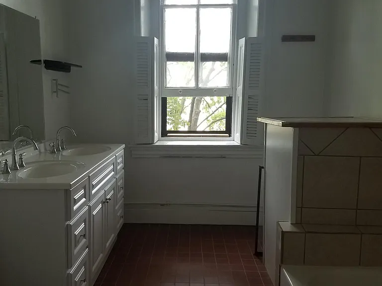 4112 Spruce St #10 — Photo 5