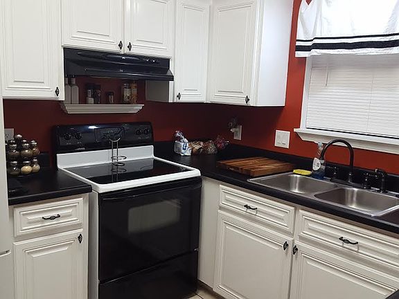 5th image of 333 Mercedes Ave