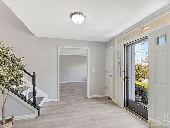 5th image of 5805 Squire Hill Ct