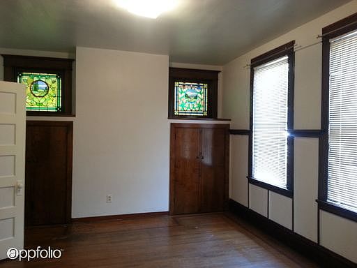 2nd image of 517 Steen St
