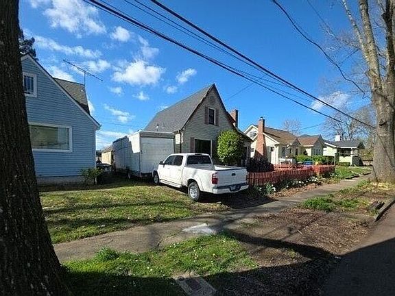 3rd image of 475 21st St SE
