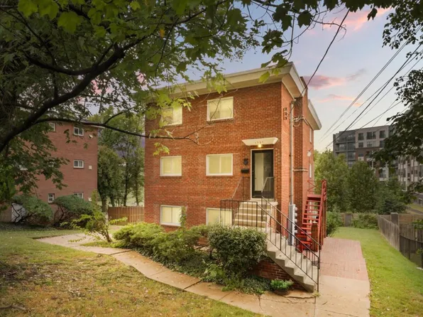 1321 S Rolfe St APT 2, Arlington, VA 22204