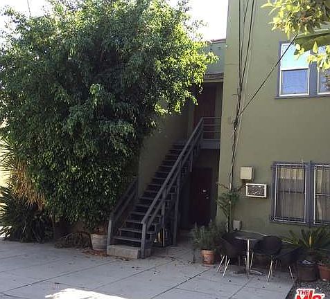 5th image of 730 1/2 N Edinburgh Ave