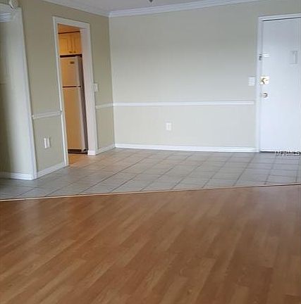 Dining/living front entry