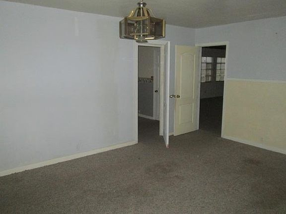 5th image of 4104 Carnation Ave