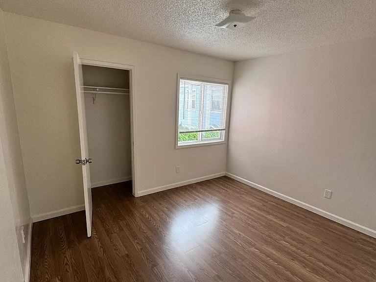 6429 Shattuck Ave #B — Photo 5