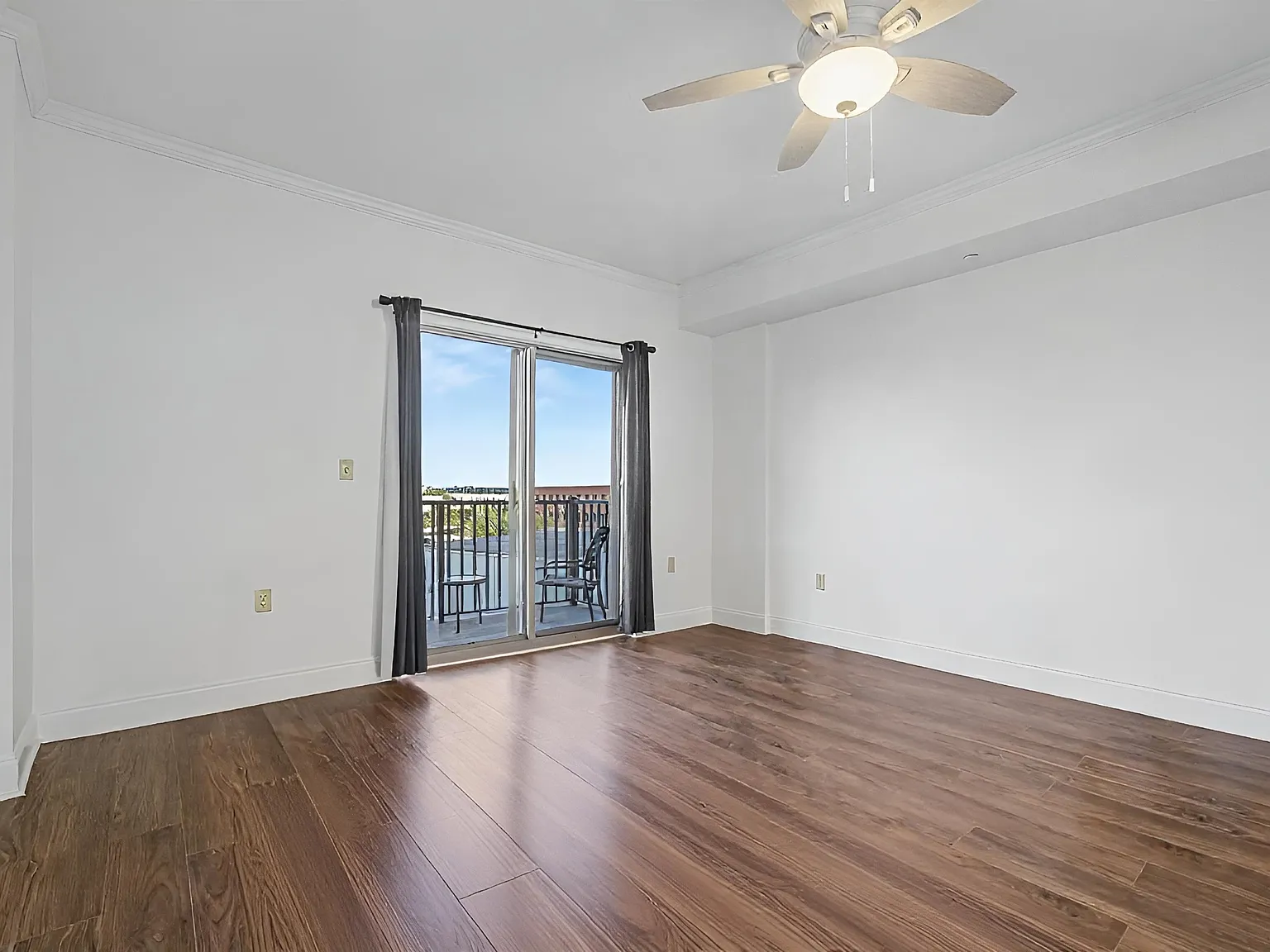 1 bed, 667 sqft, $2,000 — Photo 4