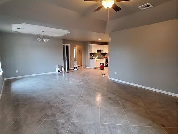 5th image of 1008 N Meridian Ave