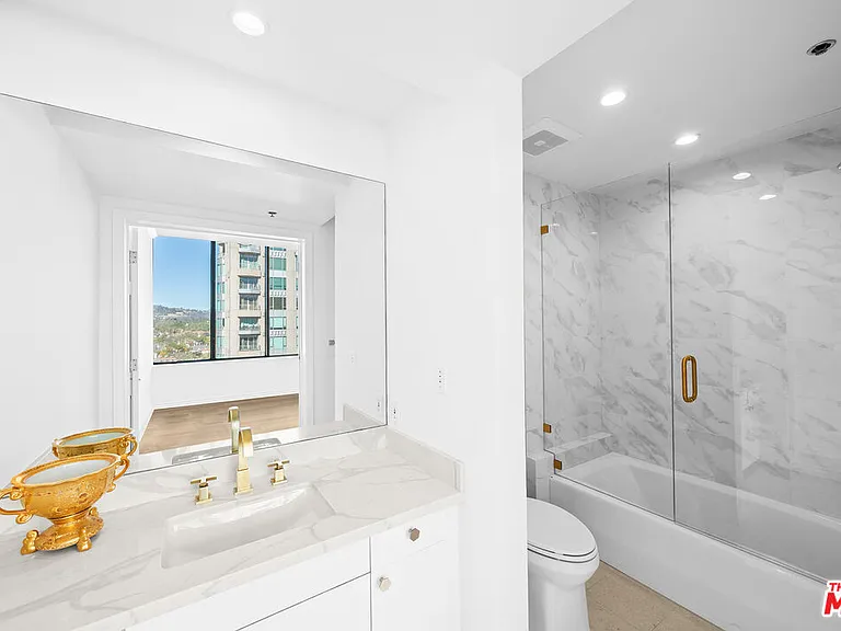 10724 Wilshire Blvd #Penthouse 1505 — Photo 41
