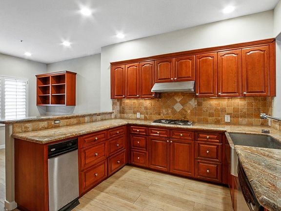 2nd image of 2600 Newport Blvd APT 212