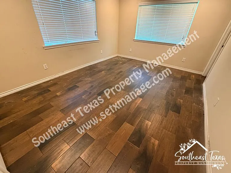 6033 Reba Dr — Photo 7