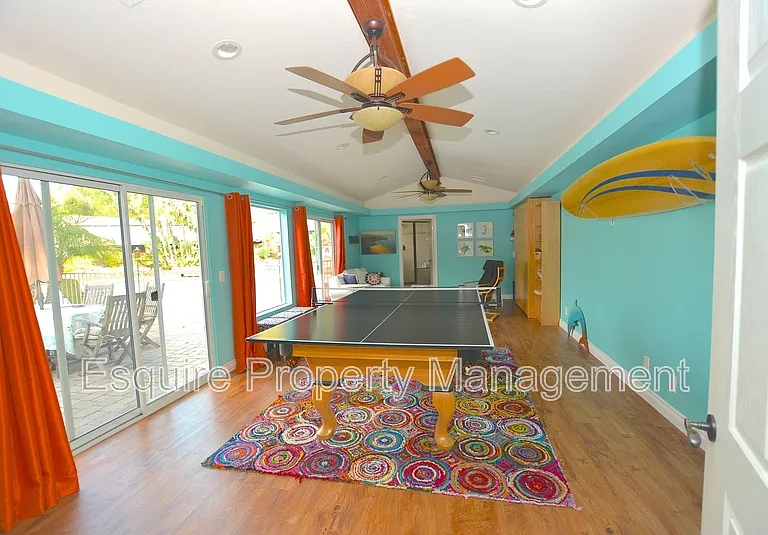 3104 Charlotte St — Photo 12