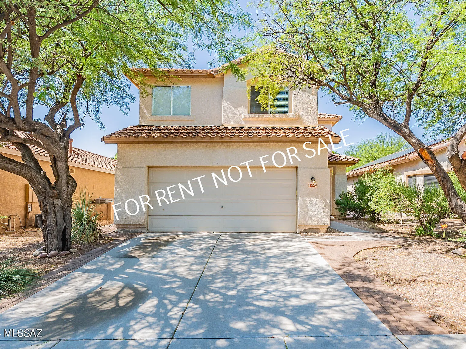 4 bed, 2.5 bath, 1946 sqft, $2,025 — Photo 2