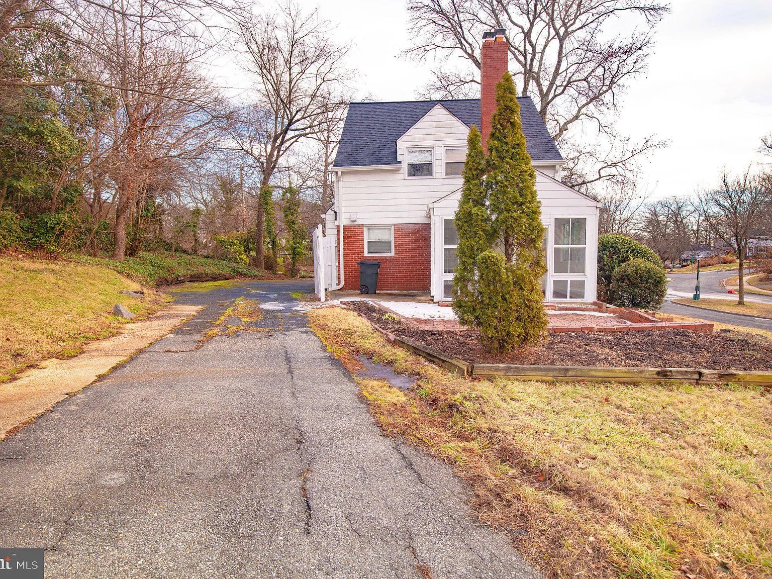 3 bed, 2.5 bath, 1384 sqft, $2,825 — Photo 3
