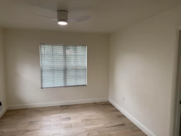 1436 NE 2nd Ave #1 — Photo 4