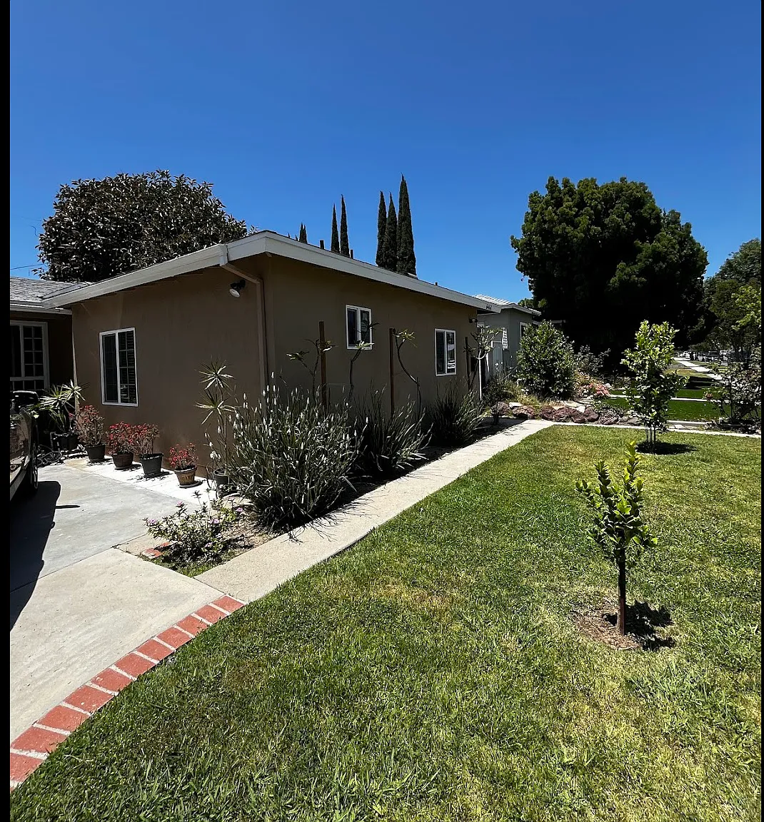 1 bed, 400 sqft, $1,800 — Photo 1