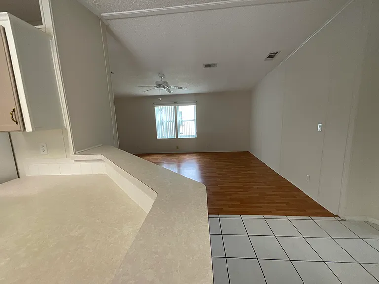 827 Sunglow St — Photo 7