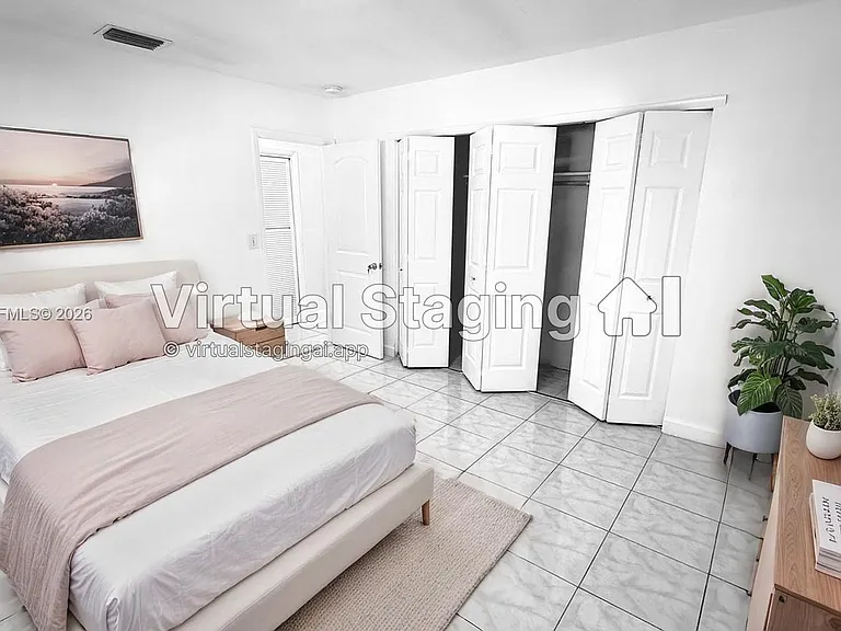 400 SE 9th Ct #9 — Photo 9