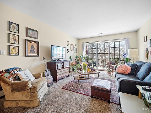 3rd image of 1110 N Farnsworth Ave APT 312