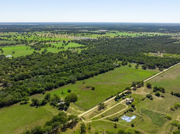 7 County Road 441, Harwood, TX 78632