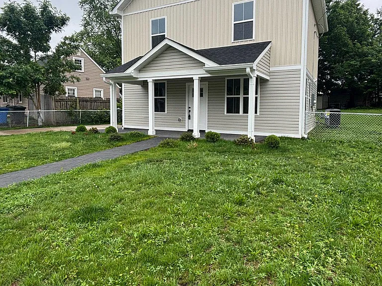 129 Evans St — Photo 1