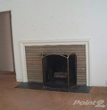 4th image of 2023 Roseland Ave
