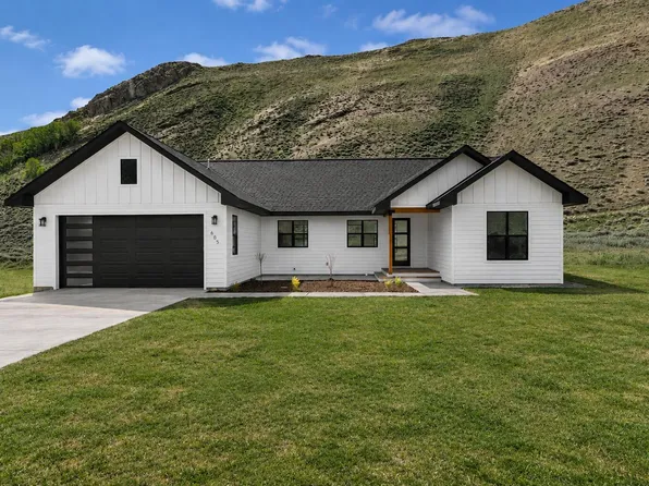 605 Rosewood Dr, Bellevue, ID 83313
