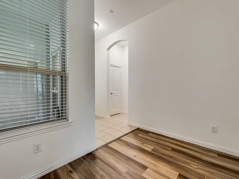 1930 Loma Alta Dr — Photo 18