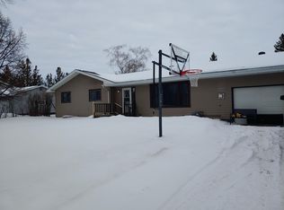 1813 Robin Hood Dr, Thief River Falls, MN 56701