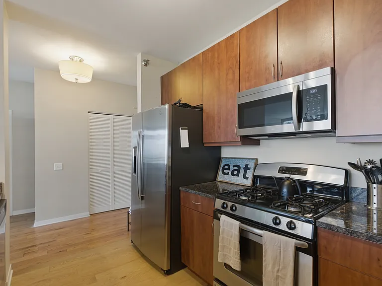 757 N Orleans St #705 — Photo 6
