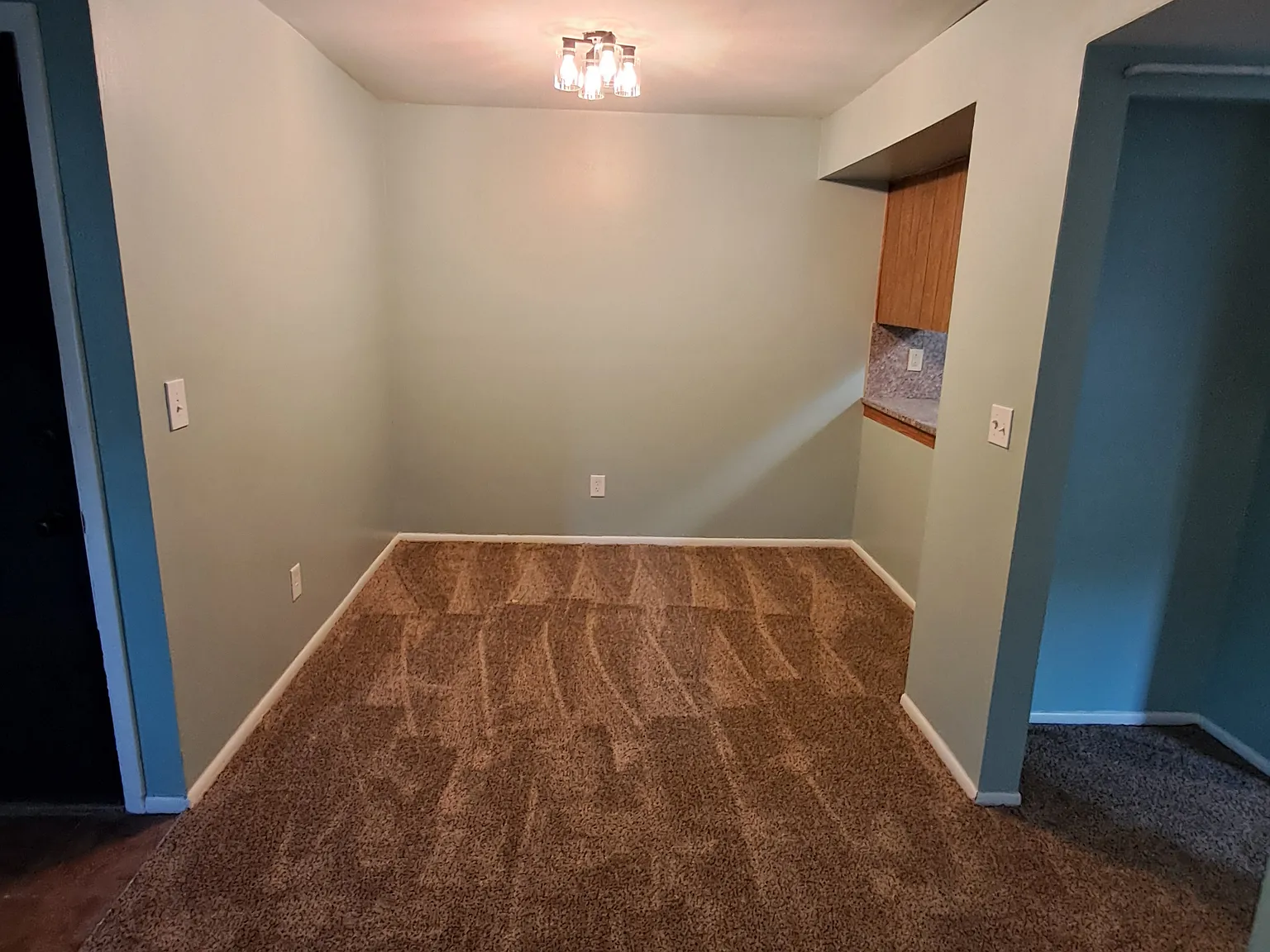 2 bed, 875 sqft, $1,200 — Photo 3