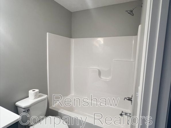 122 1st Ave, Dyersburg, TN 38024