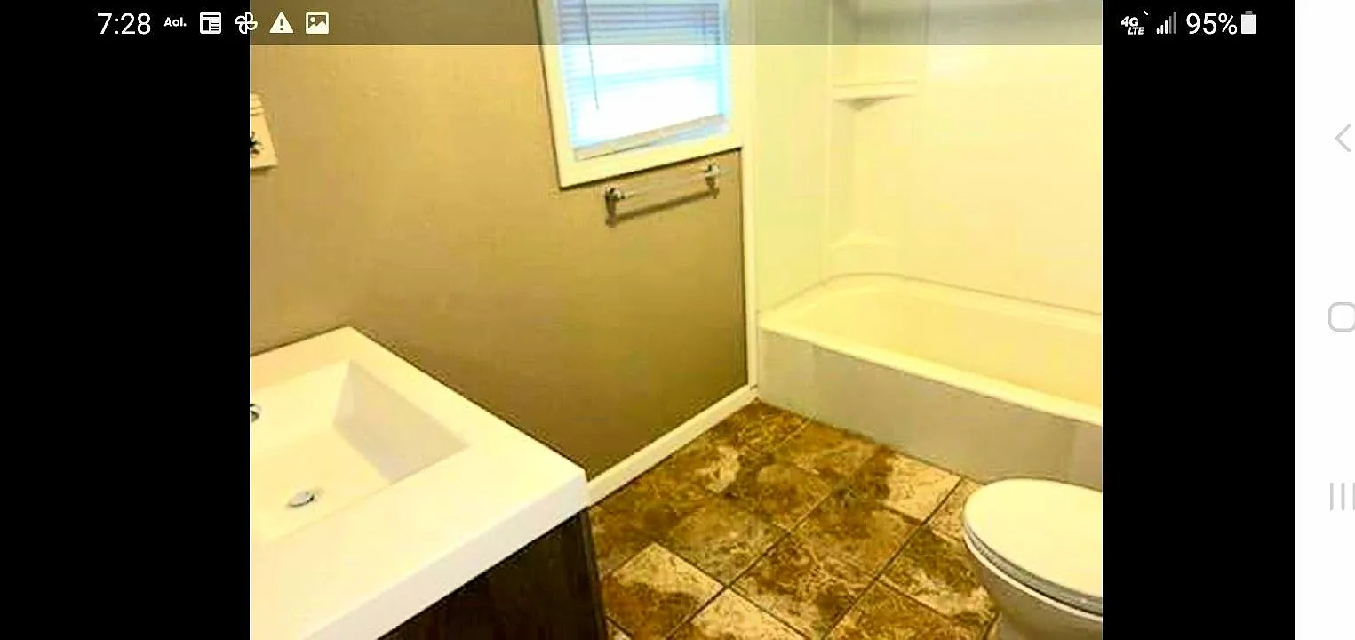 3 bed, $1,200 — Photo 3