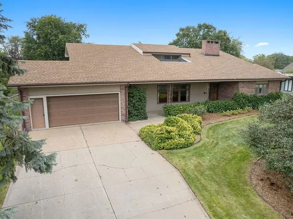 106 N Pkwy, Columbus, NE 68601