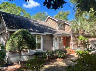 705 Lord Granville Dr, Morehead City, NC 28557