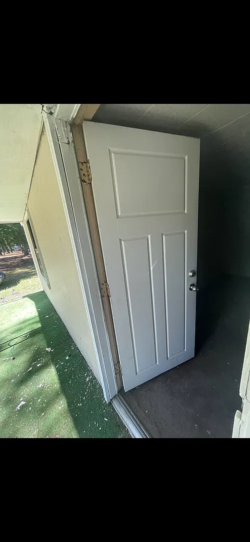 Home for Sale (NOT for rent) Monthly Payments to Own! Amount per month never goes up. Why pay ren... — Photo 3