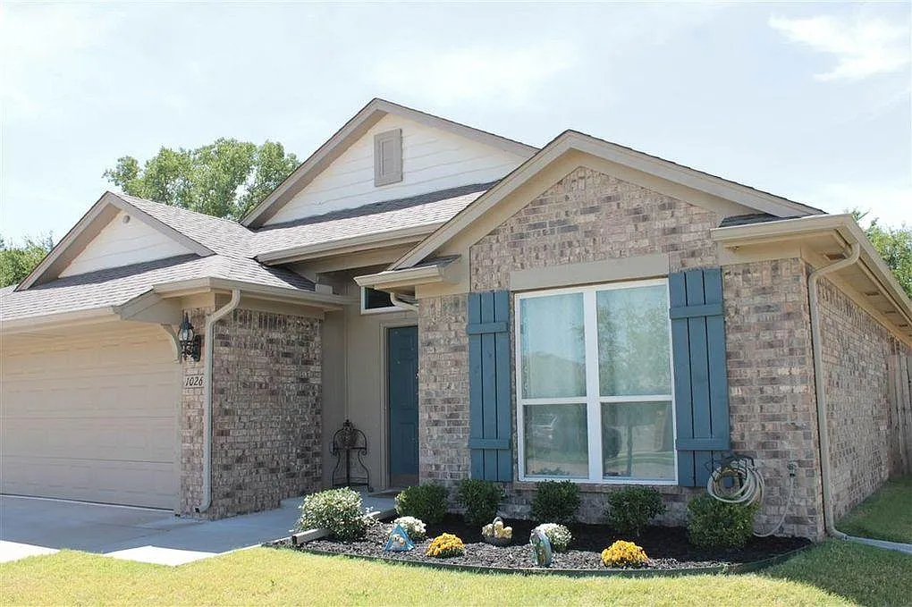 Building Photo - 1026 S Fairfield Dr