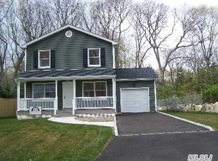 14 Barre Pl, Huntington, NY 11743