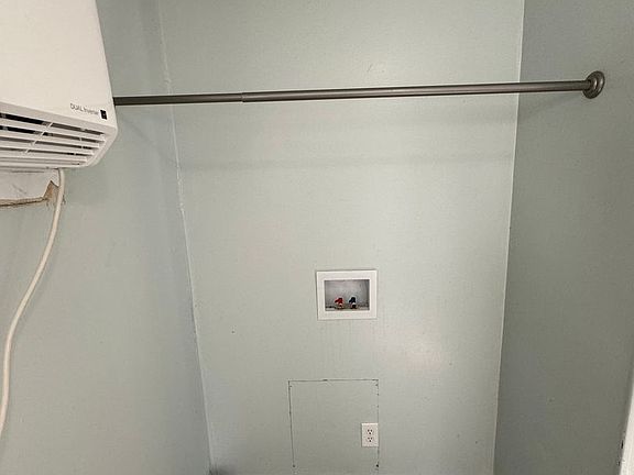4th image of 621 N Bryan Ave APT 24