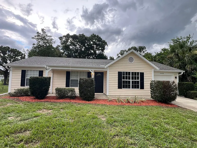 1018 Landsdowne Dr — Photo 4