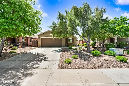 2209 E Hazeltine Way Photo 1