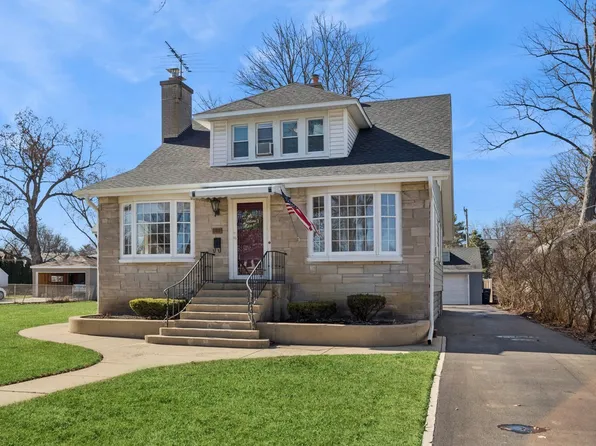 520 S Cornell Ave, Villa Park, IL 60181