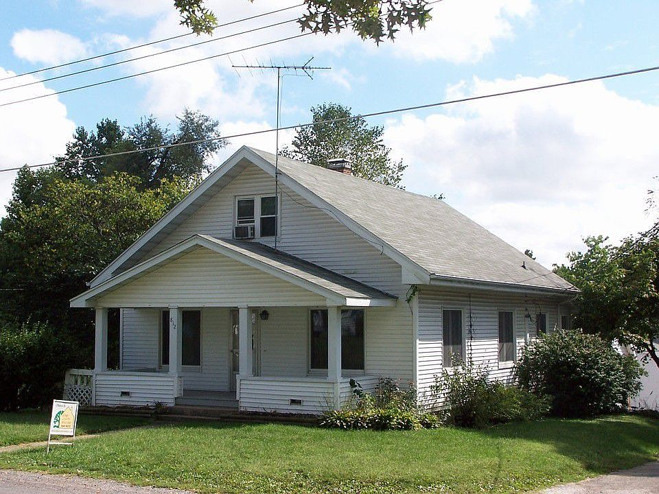 1st image of 812 E Oak St