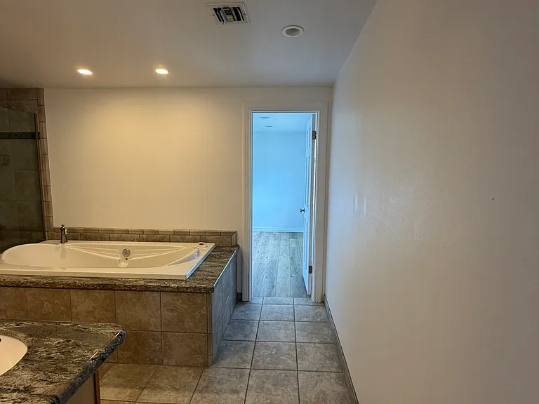El Azul Cir — Photo 5